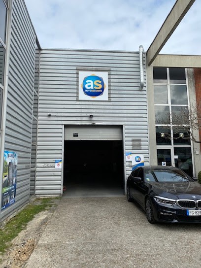 Technical Control Evry: DEKRA - NORISKO, Centre de Contrôle Technique Automobile à Évry